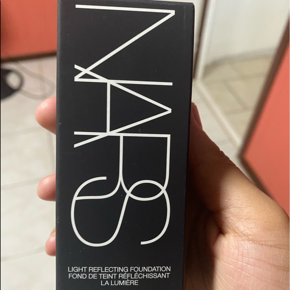 Nars foundation